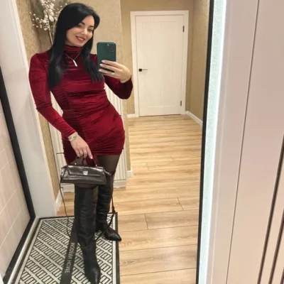 Claire (45)